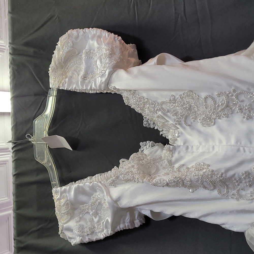 Wedding dress - Picture 6 of 7